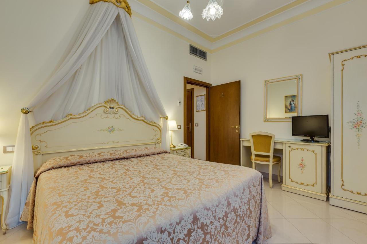 At Leonard Hotel Venetië